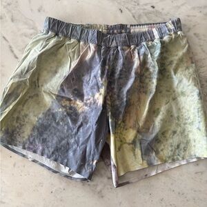 Lulu Lemon Men’s Tie-Dye Athletic Shorts in Green and Gray